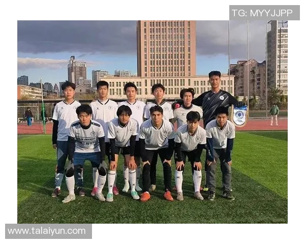 中国足球明星齐聚上海展现风采助力足球事业发展与青训培养 中国足球明星齐聚上海展现风采助力足球事业发展与青训培养