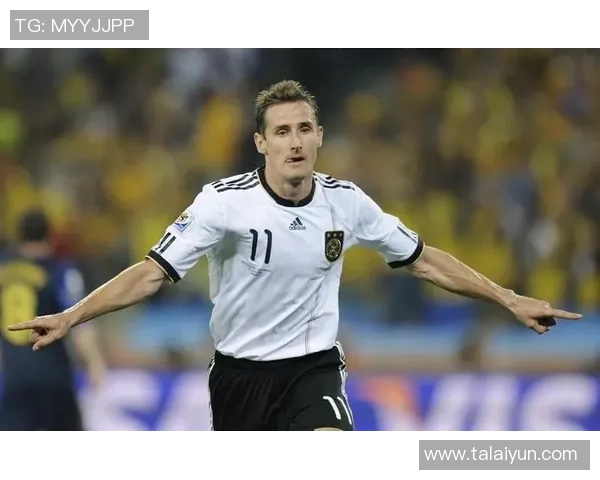 全球25位足球明星的传奇故事与辉煌成就全解析