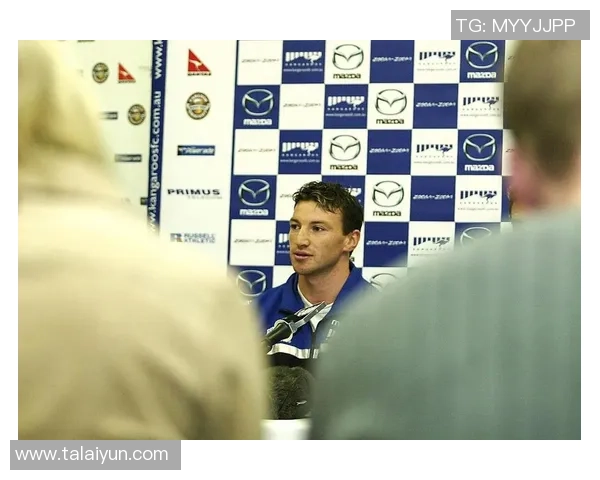 足球明星意外身亡视频引发热议球迷哀悼与争议并存