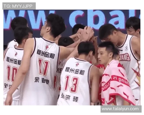 重庆羽毛球队在世锦赛积分榜中以77分稳居第一展现强劲实力